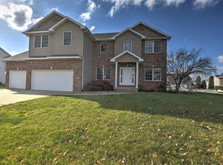515 Greenbrier Ln, Forsyth, IL 62535