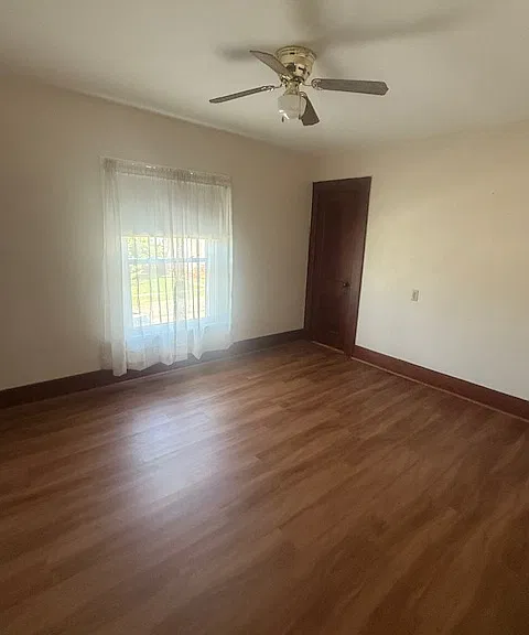 105 N Logan St — Photo 8
