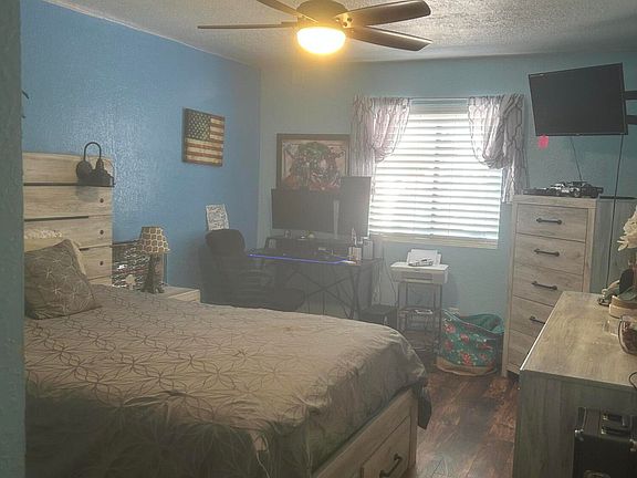 5th image of 30 Winston Dr