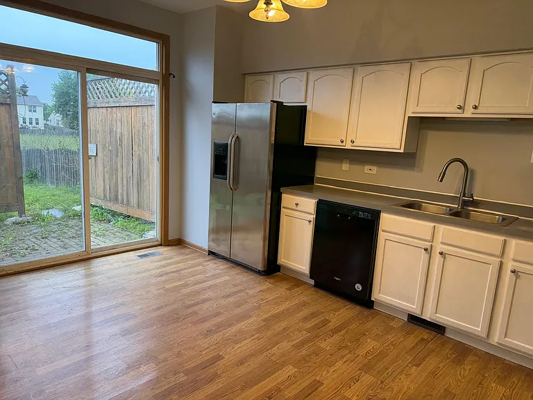2208 Rebecca Cir — Photo 3