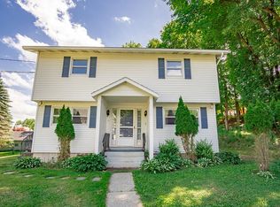 1 Kestner Ln, Troy, NY 12180