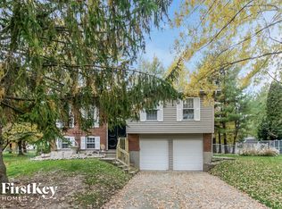 604 Shady Creek Dr, Greenwood, IN 46142
