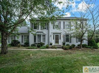9 Pebble Beach Way, Washington, NJ 07882