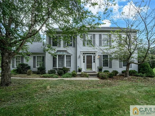 9 Pebble Beach Way, Washington, NJ 07882