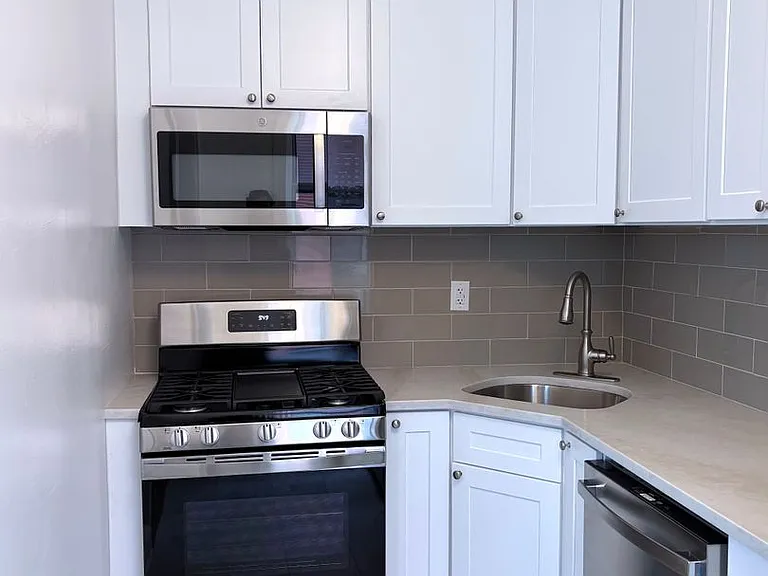 Penn Manor Apartments — Photo 3