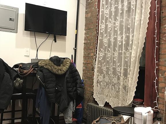 5th image of 510 E 5th St APT 15
