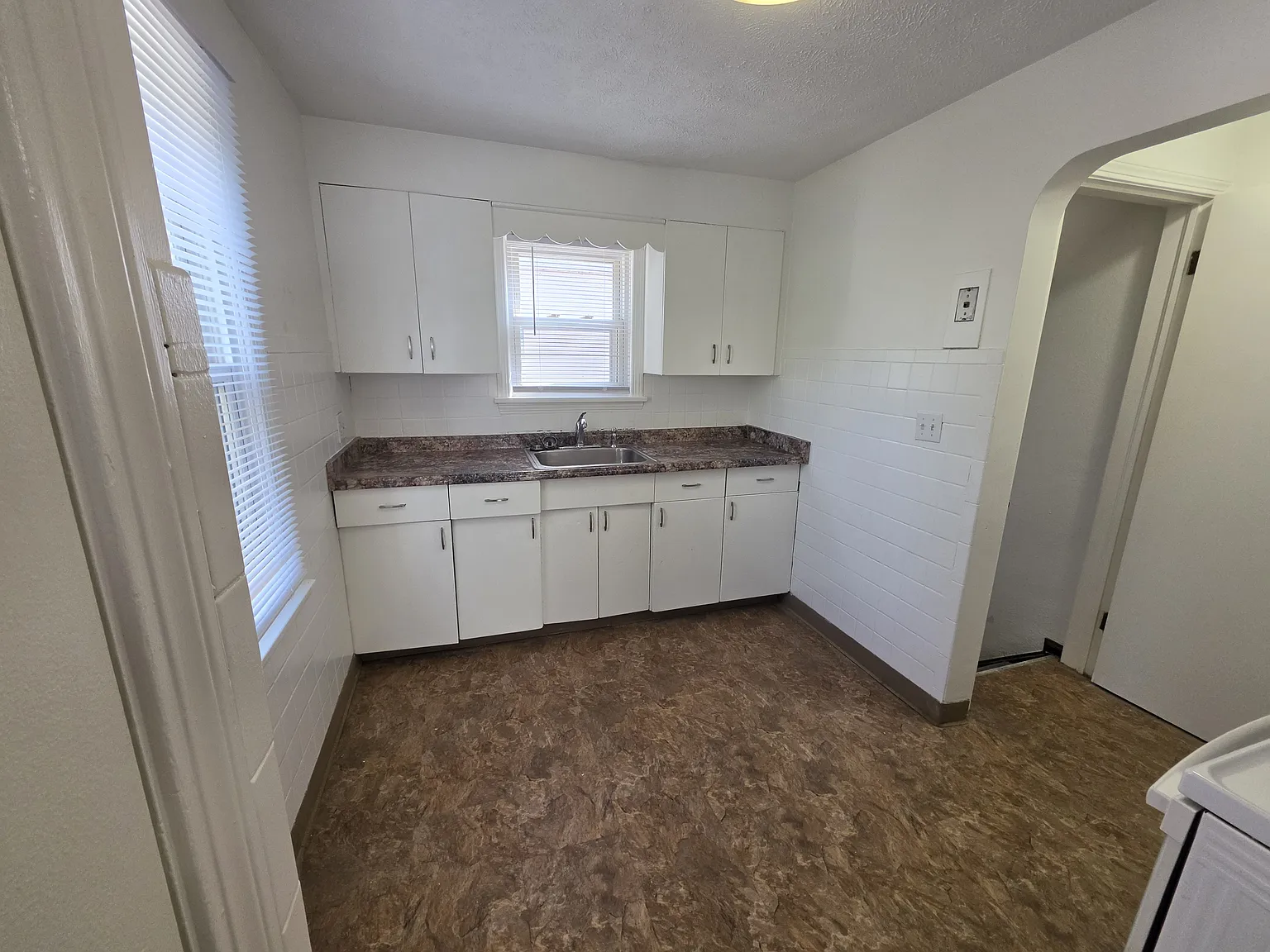3 bed, 1152 sqft, $1,750 — Photo 2