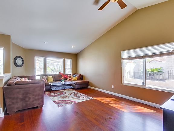 4th image of 954 Paseo La Cresta