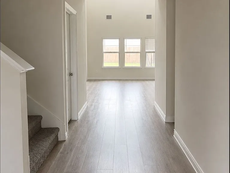 1306 Blossom Court Dr — Photo 3