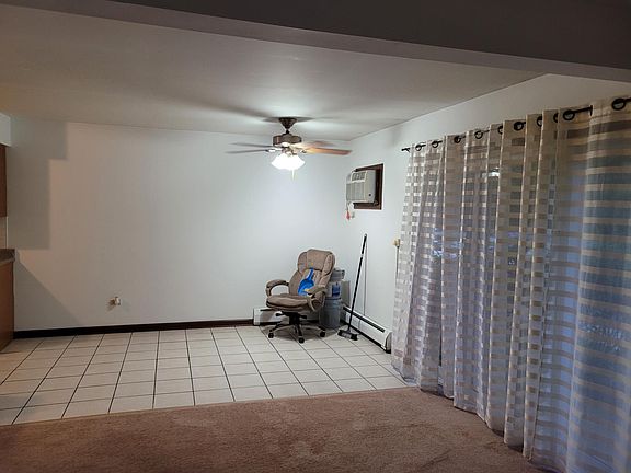 2nd image of 1137 Dickens Way #B