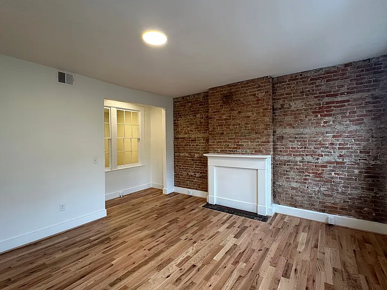 1307 Main St — Photo 6