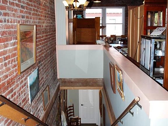4th image of 208 N Tower Ave