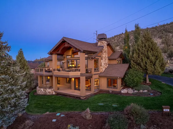 824 Highland View Loop, Redmond, OR 97756