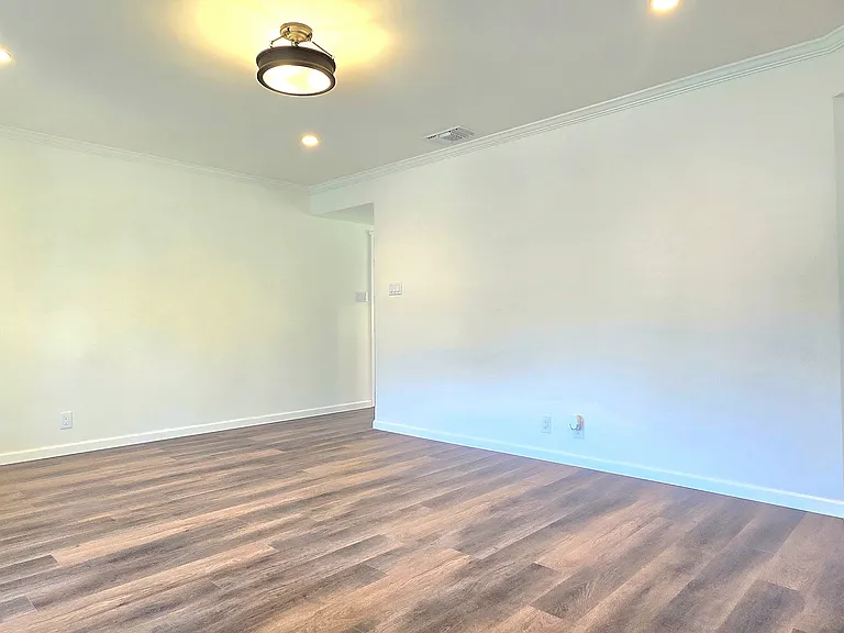 9341 Olive St — Photo 13