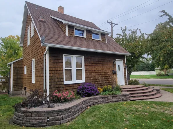 827 8th Ave SE, Aberdeen, SD 57401