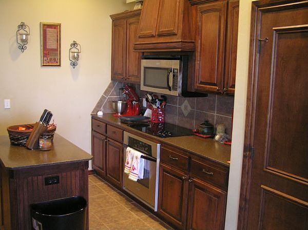 2nd image of 2321 Kimball Dr