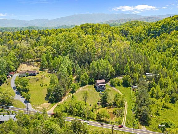 3rd image of 4018 Jones Cove Rd