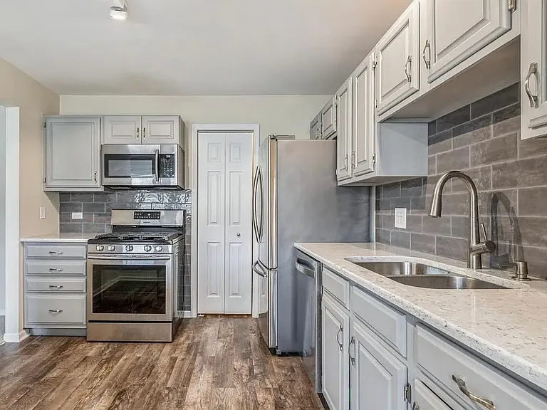 2400 Mallow Ct — Photo 6