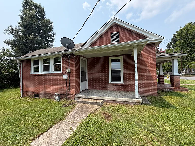 616 Morehead St — Photo 20