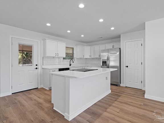 2nd image of 245 Lakeland Ct