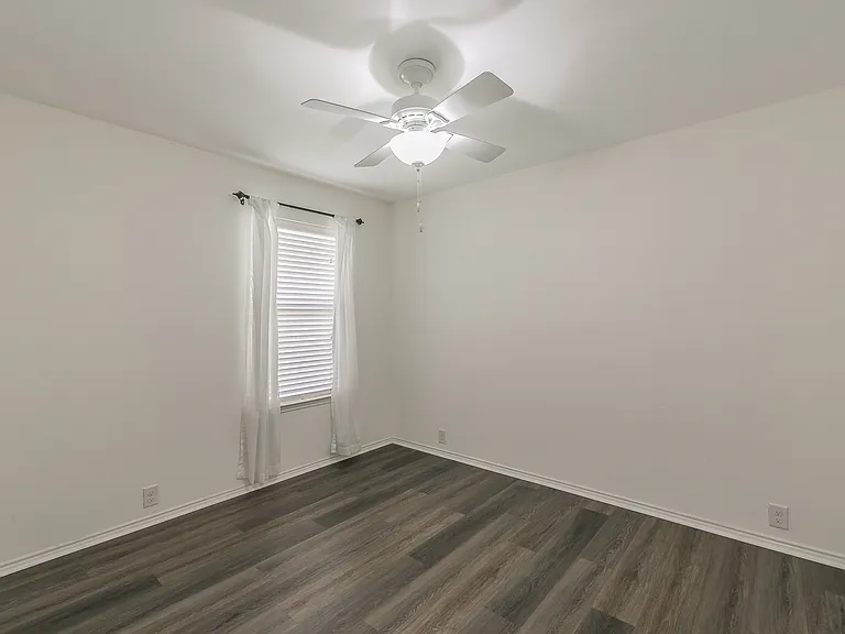 4521 Sheldon Trl — Photo 10