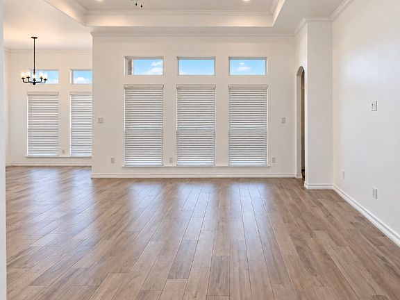 5th image of 235 Amethyst St