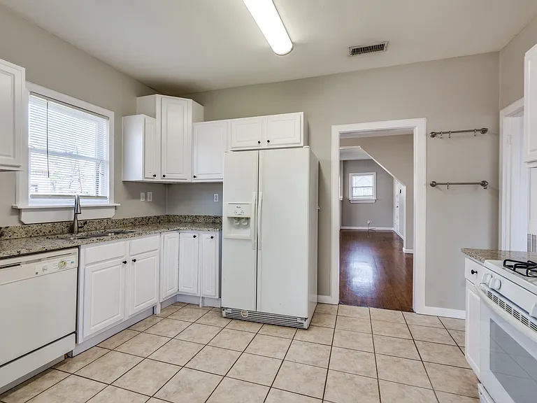 5011 Parkland Ave — Photo 12