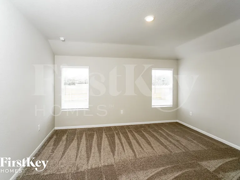 6202 Marco Plns — Photo 8