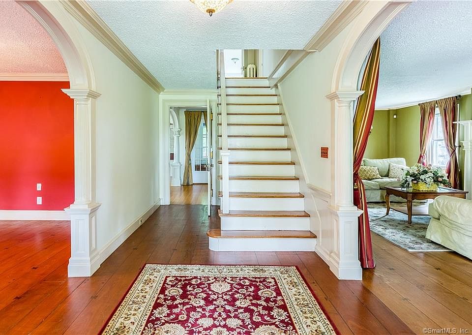 249 South St, Middlebury, CT 06762 Zillow