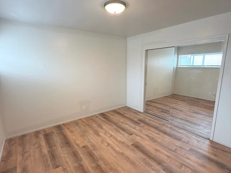 2609 Judah St #10 — Photo 3