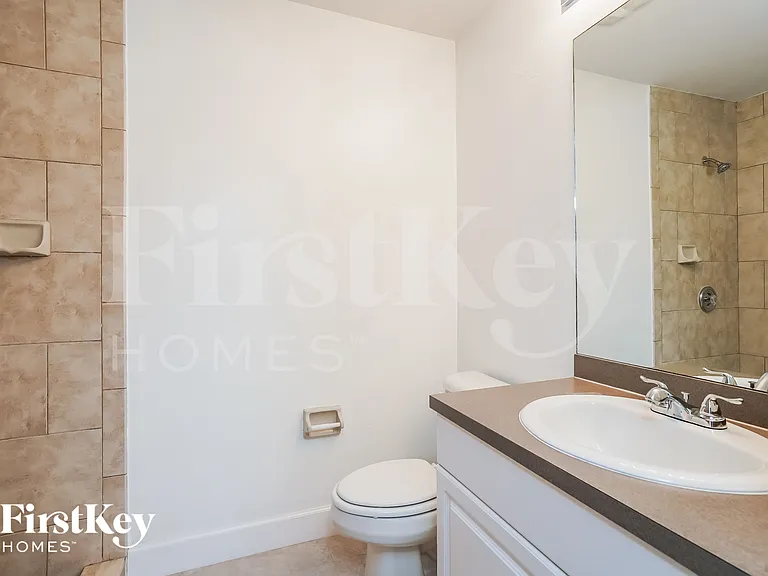 2031 NE 9th Pl — Photo 10