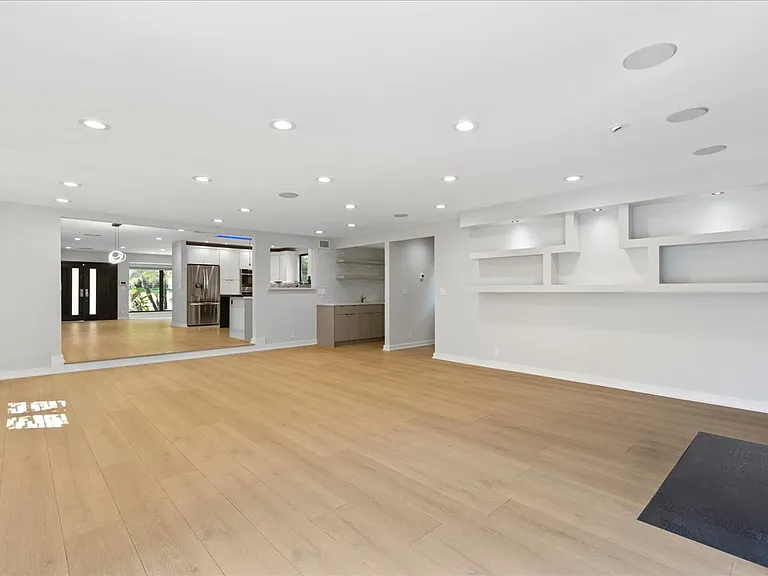15221 Valley Vista Blvd — Photo 11