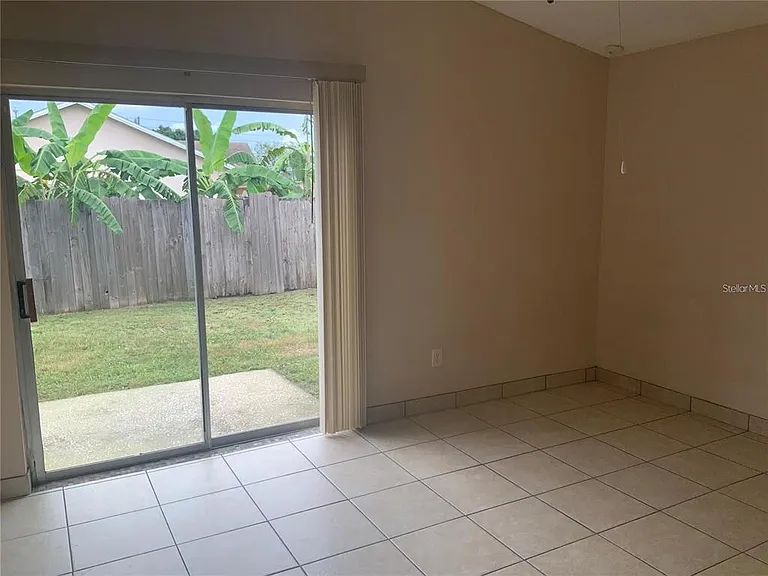 1705 Chatham Cir — Photo 12