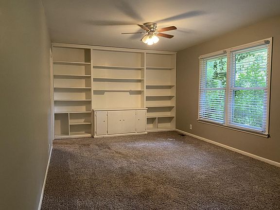4th image of 2306 Battleground Dr