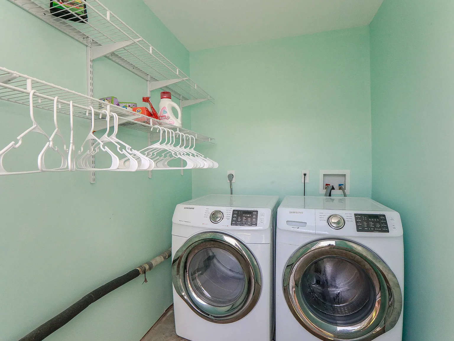 2 bed, 1.5 bath, 1800 sqft, $2,800 — Photo 4