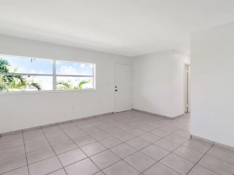 13371 SW 17th Ln #2-8 — Photo 6