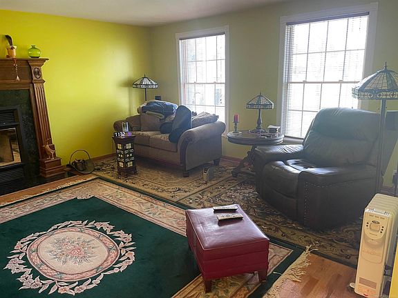 4th image of 3285 Hosner Rd