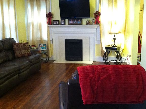 5th image of 904 Blount St