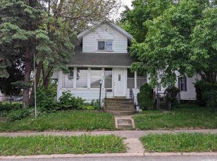 11 25th St SW, Mason City, IA 50401