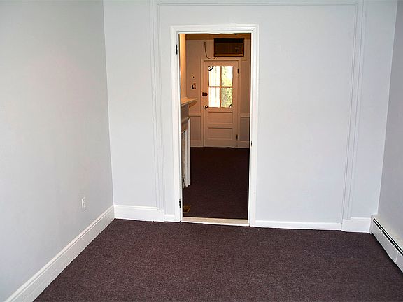 2-room suite 1st floor