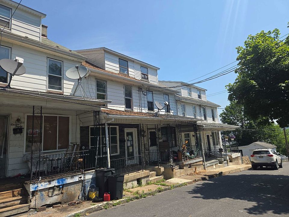 1st image of 1135 W Wood St