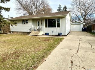 224 17th STREET NE, Weyburn, SK S4H 2P2