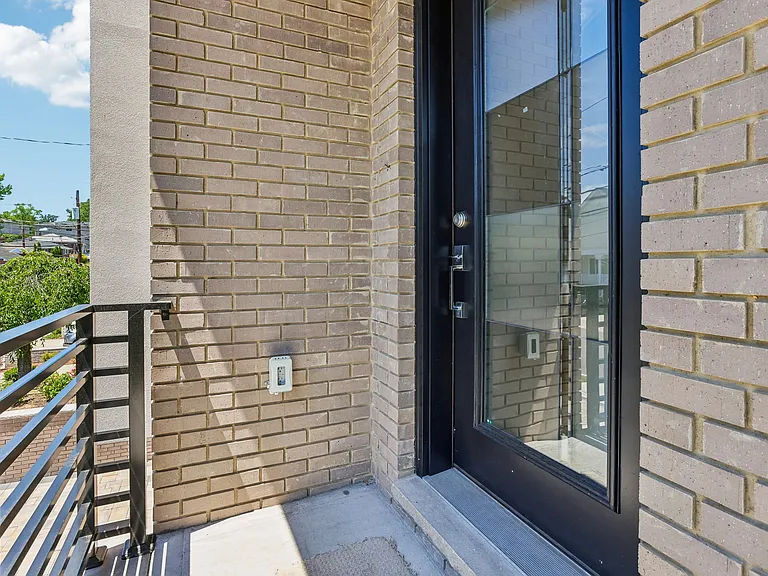 211 Warwick Ave #1 — Photo 38