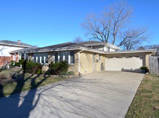 711 S Mount Prospect Rd, Des Plaines, IL 60016