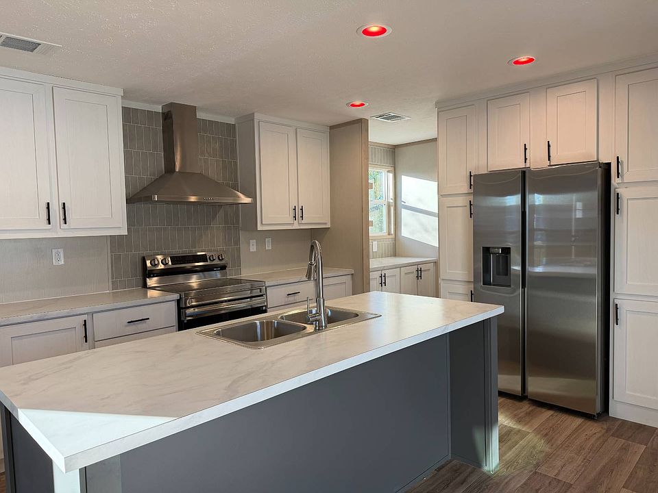 1st image of 2418 Douglas Rd #20