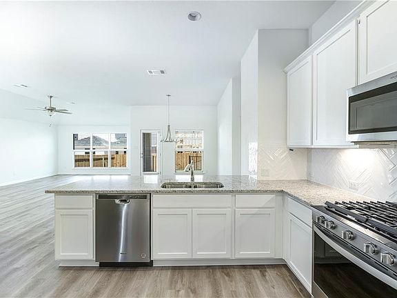 3rd image of 116 Falkland St