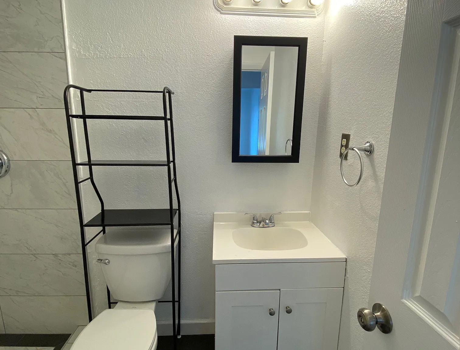 3 bed, 1086 sqft, $2,500 — Photo 3