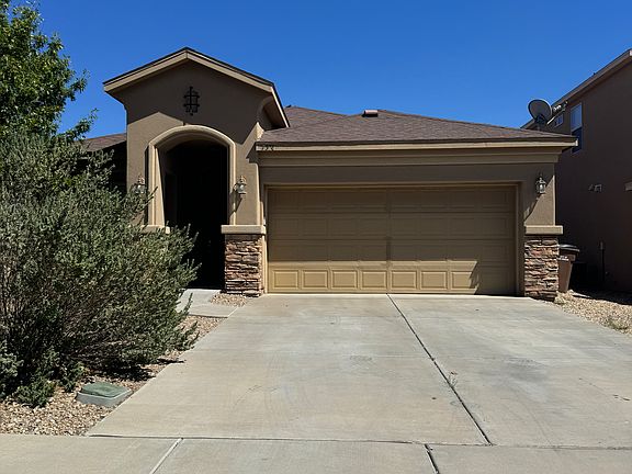 2nd image of 7576 Vista De Oeste Pl