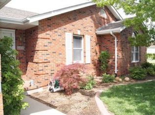 6409 E Brook Ct, Waterloo, IL