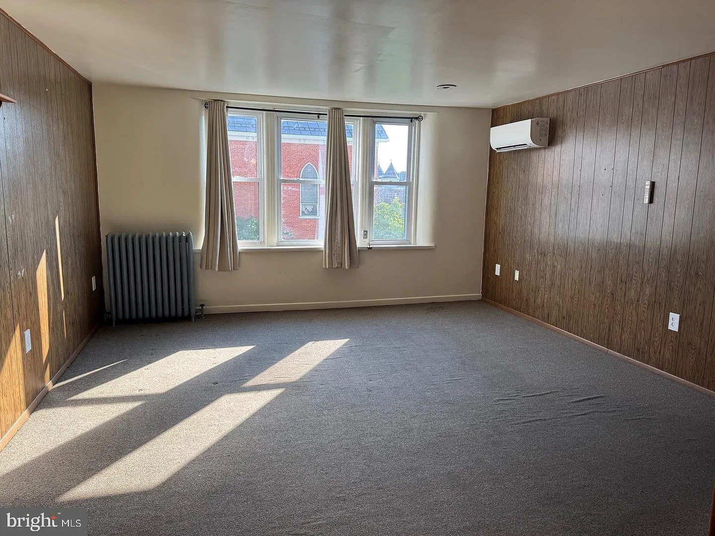 106 W Main St — Photo 2